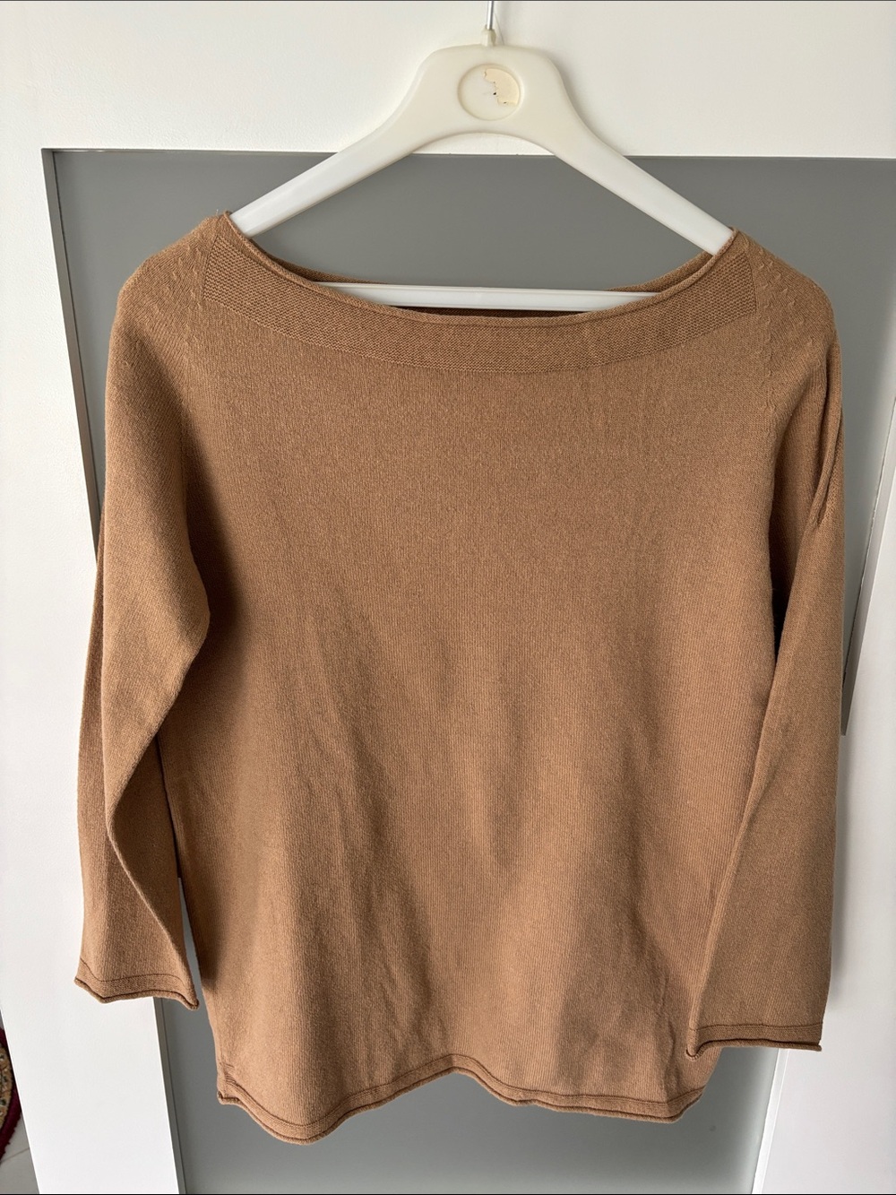 Massimo Dutti Off-the-Shoulder Sweater in Camel Brown
